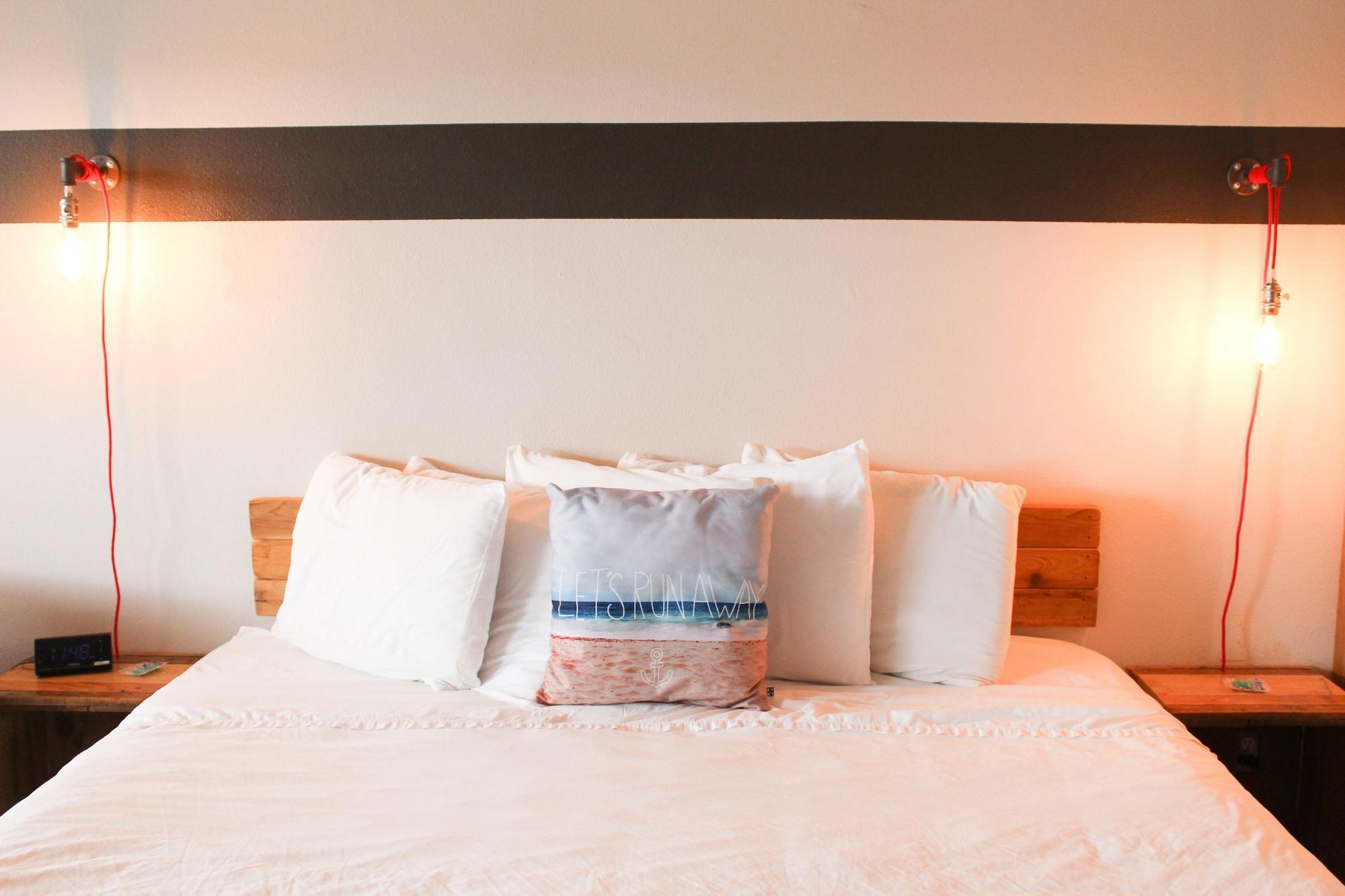 Ashore Hotel Seaside Bagian luar foto