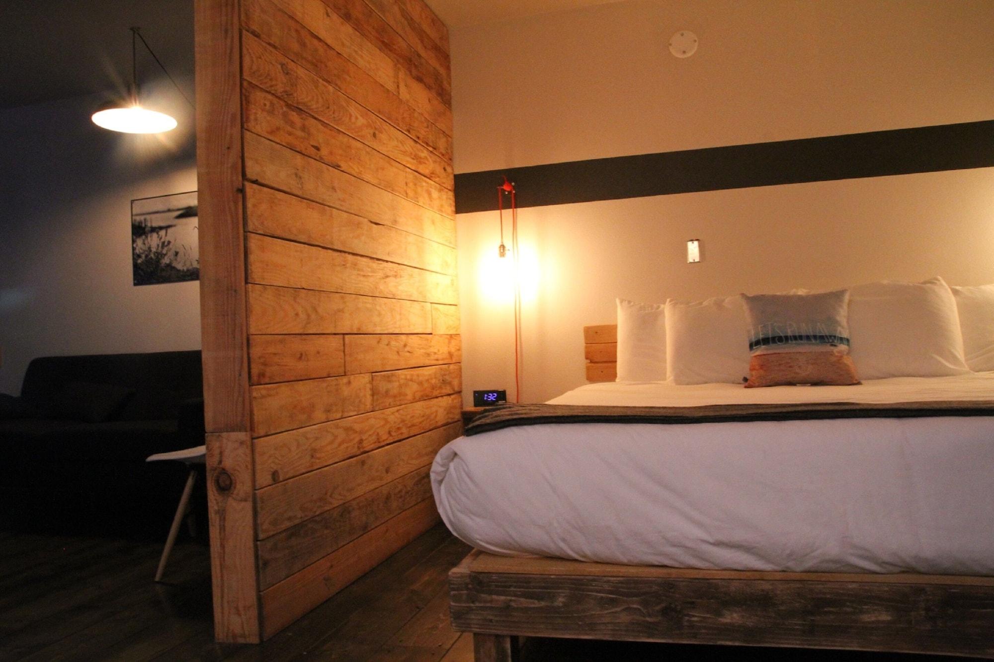 Ashore Hotel Seaside Bagian luar foto